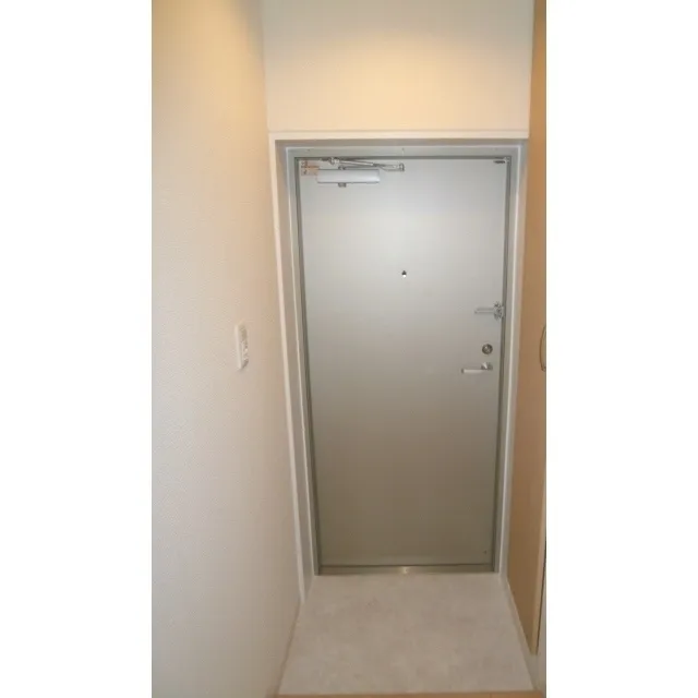 Green Ward Ashihana - Interior - ["Handle", "Door", "Fixture"]