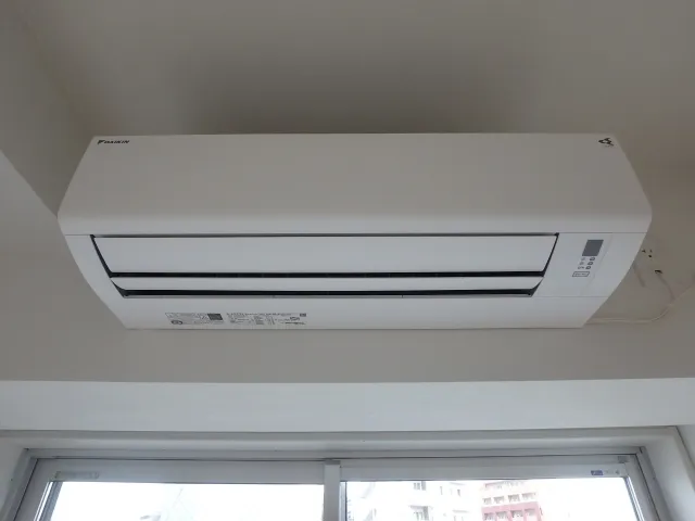 Gran Casa Monzen Nakamachi - Interior - ["Line", "Window", "Material property"]