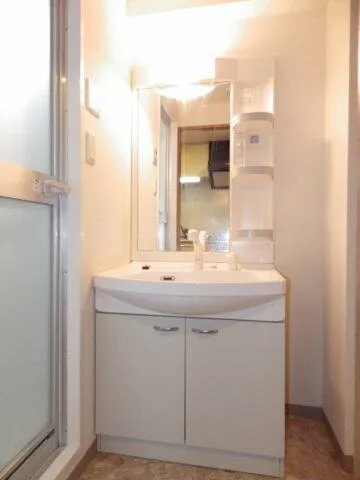 Ronsley West - Interior - ["Bathroom Sink", "Plumbing fixture", "Wall"]