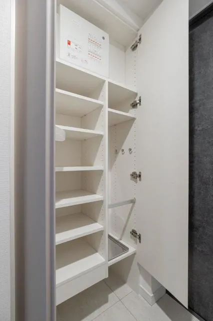 Boa Vista Ueno Okachimachi - Interior - ["Wood", "Interior design", "Shelving"]