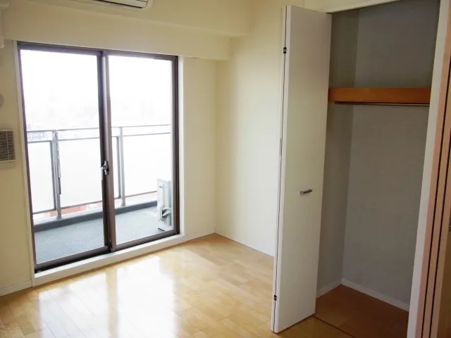 Esty Maison Oshima - Interior - ["Fixture", "Building", "Wood"]