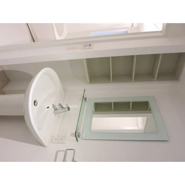 Fleur De Lis - Interior - ["Tap", "Plumbing fixture", "Sink"]