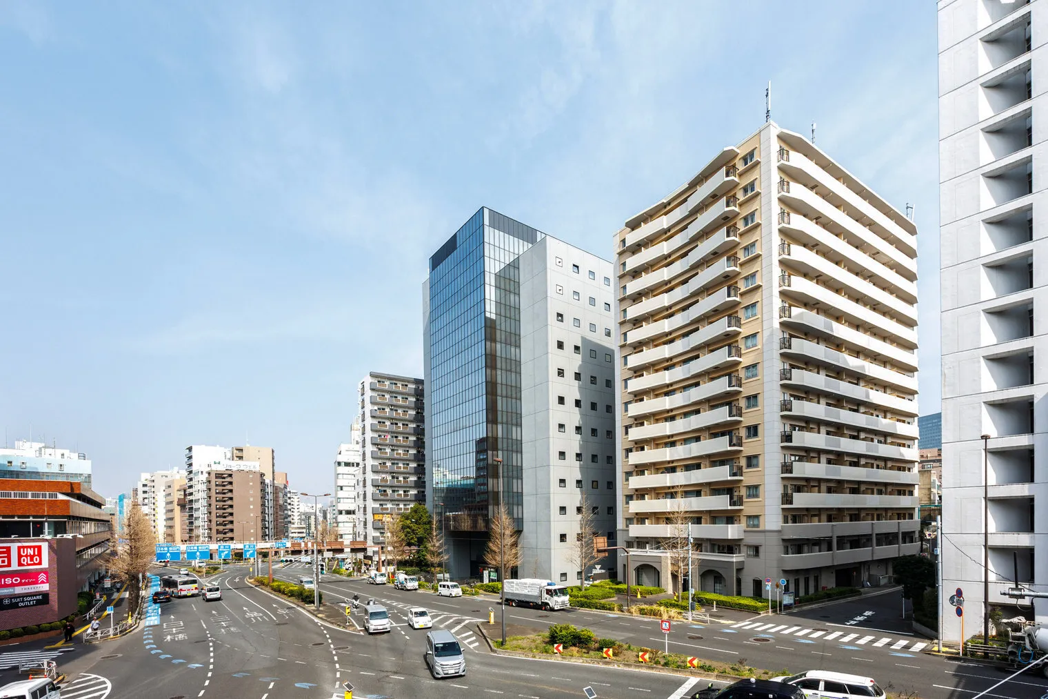 La Sante Gotanda - Exterior - []