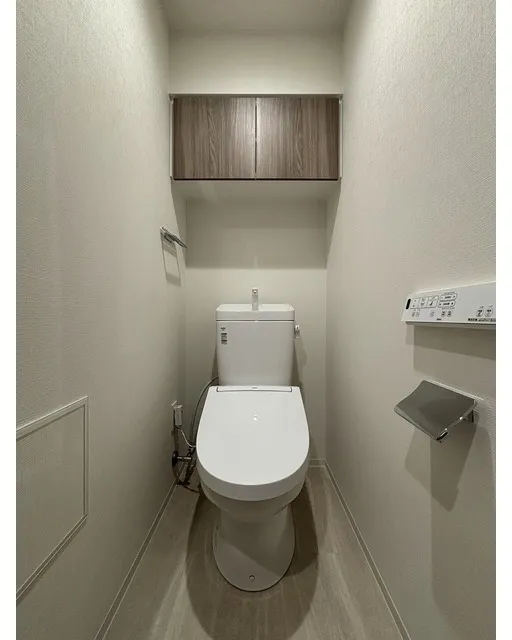 Comforia Liv Osaki - Interior - ["Toilet seat", "Flooring", "Plumbing fixture"]