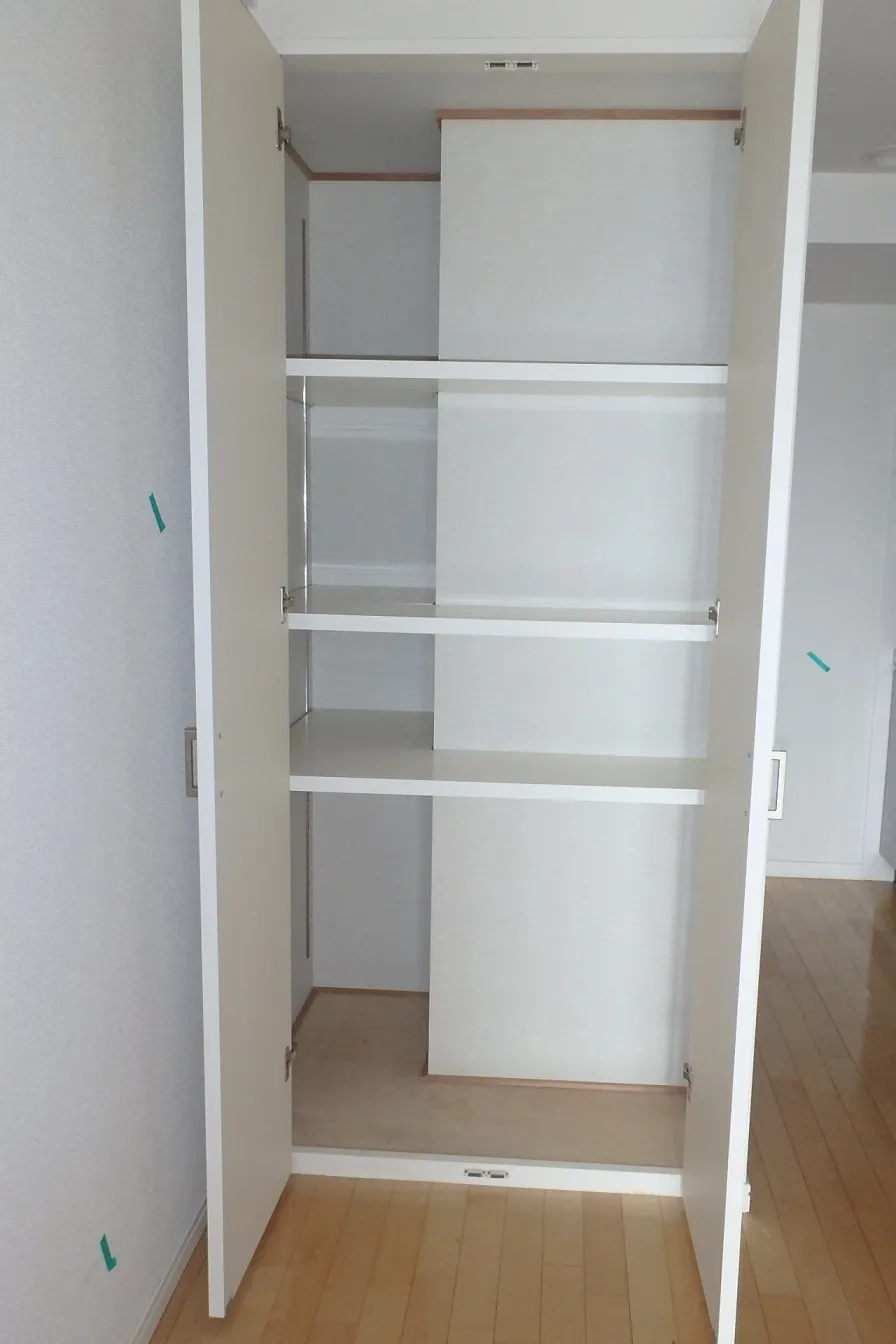 Esty Maison Kinshicho II - Interior - ["Shelf", "Fixture", "Wood"]
