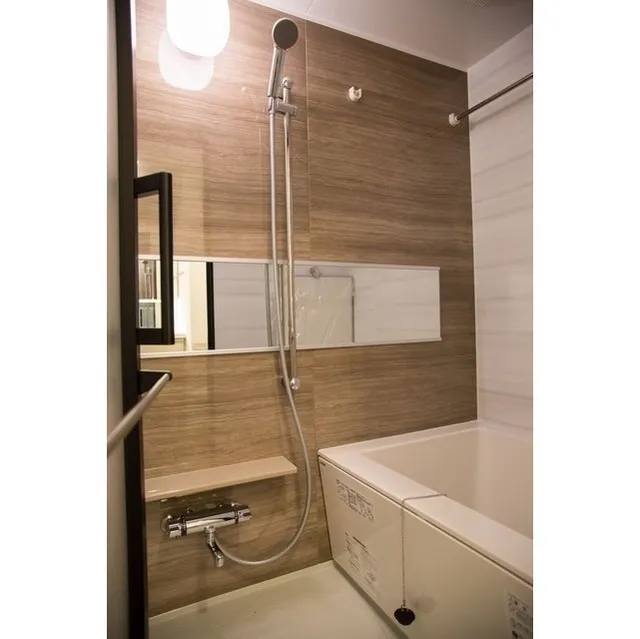 Comforia Shibuya West - Interior - ["Bathroom cabinet", "Tap", "Sink"]