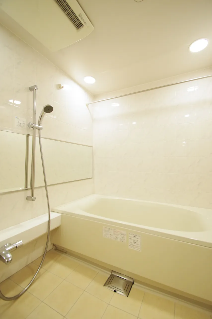 Central Park Tower La Tour Shinjuku - Interior - ["Plumbing fixture", "Shower", "Shower head"]