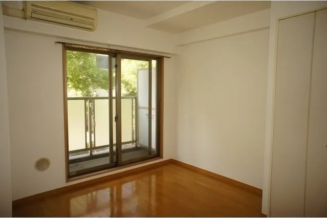 Sereno Shinagawa - Interior - ["Window", "Fixture", "Hall"]