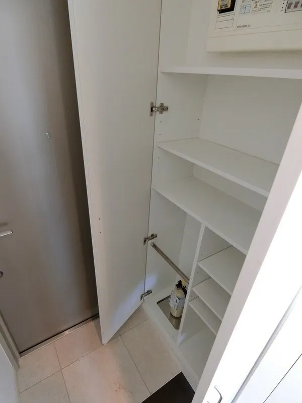 Haginaka East - Interior - ["Wood", "Flooring", "Shelving"]