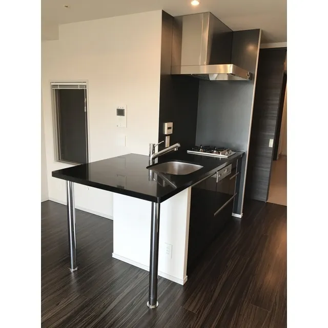 Comforia Shinjuku East Side Tower - Interior - ["Furniture", "Cabinetry", "Countertop"]