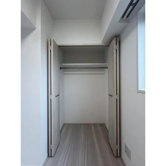 Comforia Live Kiba - Interior - ["Building", "Fixture", "Wood"]