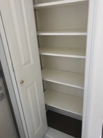 Ks Flat - Interior - ["Shelf", "Fixture", "Wood"]