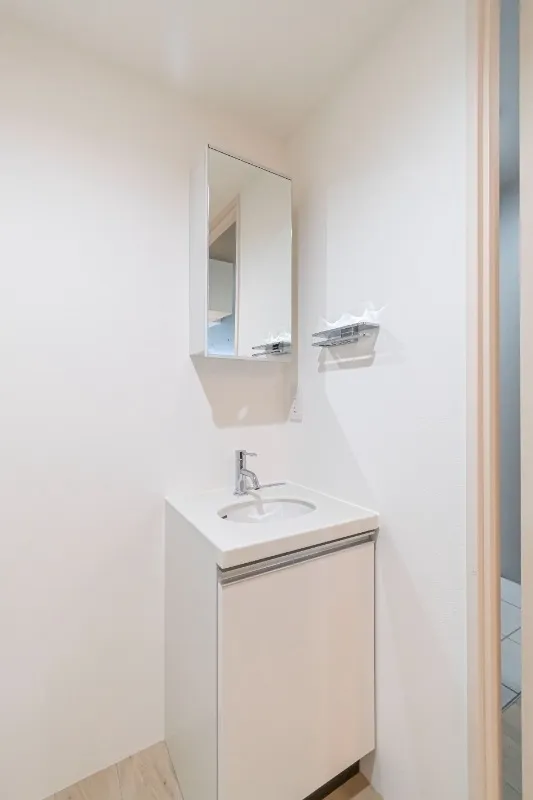 K-Suite Tokyo Toritsu Daigaku - Interior - ["Flooring", "Floor", "Interior design"]