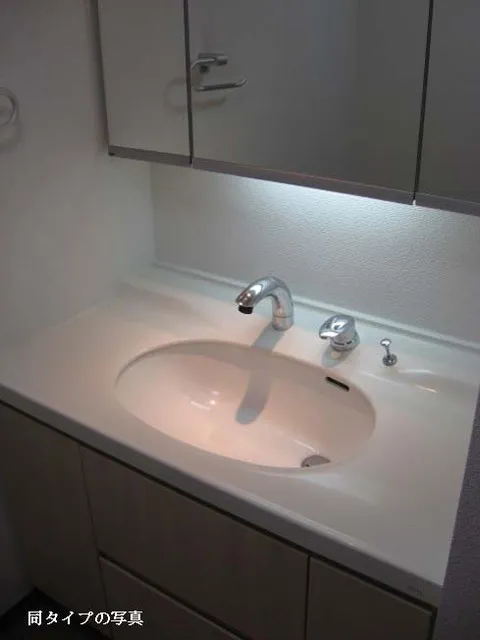 Comforia Shimo-Ochiai - Interior - ["Bathroom sink", "Bathroom", "Sink"]