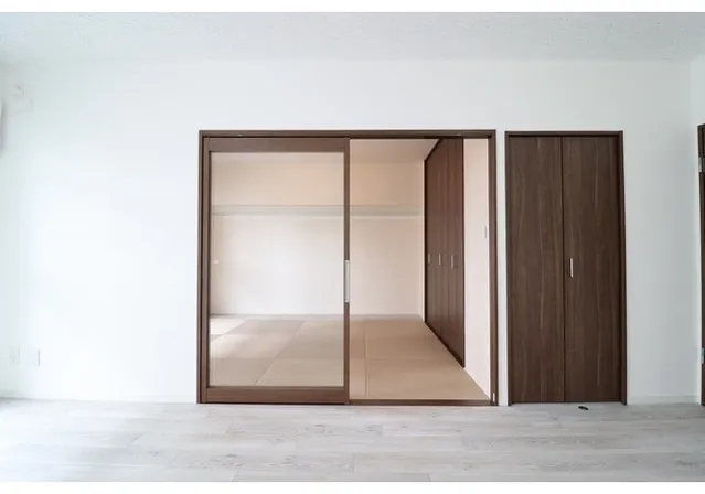 Harumi Urban Plaza - Interior - ["Fixture", "Building", "Wood"]