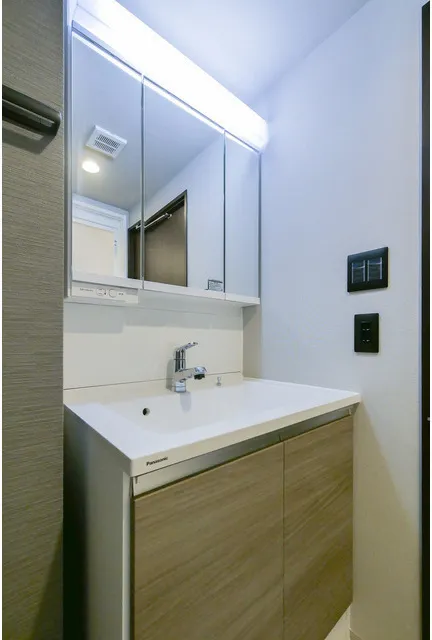 LeFont Progre Reno Ginza EAST - Interior - ["Bathroom Sink", "Bathroom cabinet", "Plumbing fixture"]