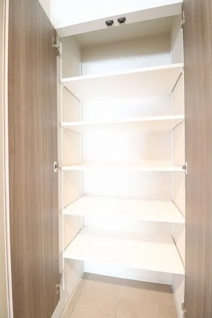 Well Square Komagome - Interior - ["Fixture", "Wood", "Shelving"]