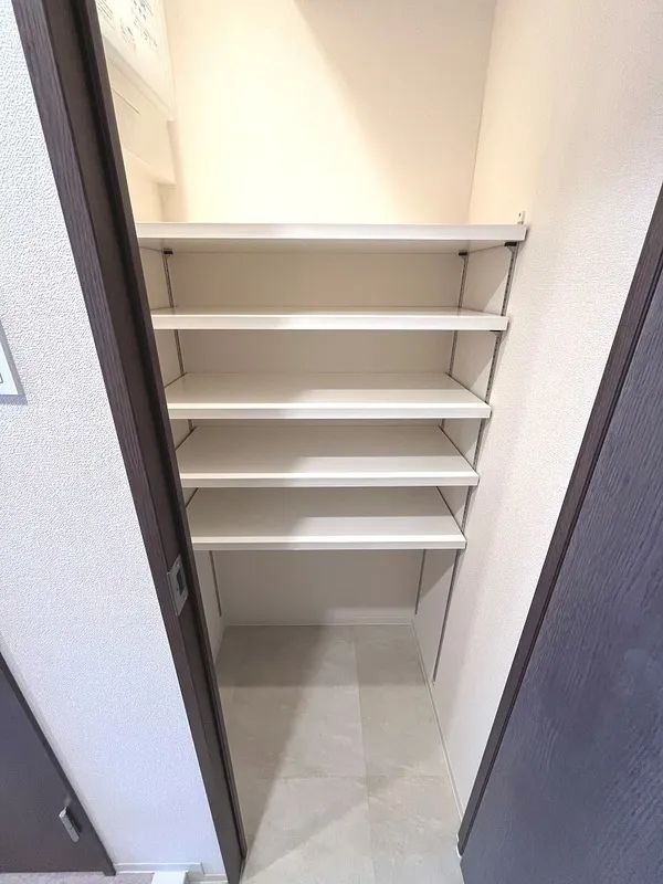 Orchid Residence Morishita - Interior - ["Flooring", "Floor", "Grey"]