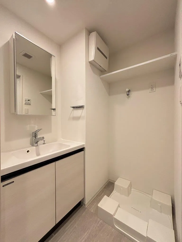 Lefon Livent Suginami Eifuku - Interior - ["Flooring", "Floor", "Plumbing fixture"]