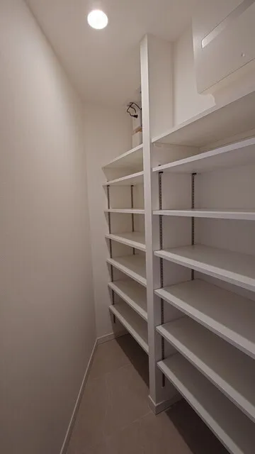 Park Tower Kachidoki South Building - Interior - ["Shelving", "Wood", "Shelf"]