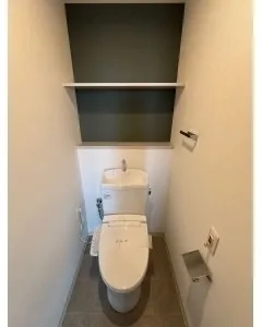 River City 21 East Towers II - Interior - ["Toilet seat", "Plumbing fixture", "Toilet"]