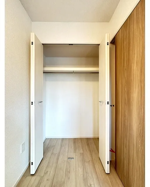 Due Hikifune II - Interior - ["Flooring", "Wall", "Wood"]