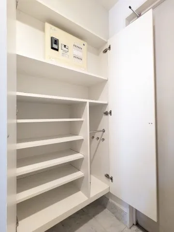 MG Meguro Station - Interior - ["Wood", "Shelving", "Flooring"]