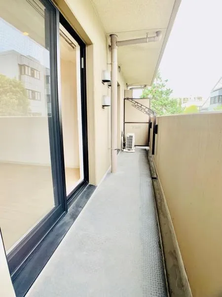 Brillia Ist Kitazawa - Interior - ["Plant", "Fixture", "Window"]