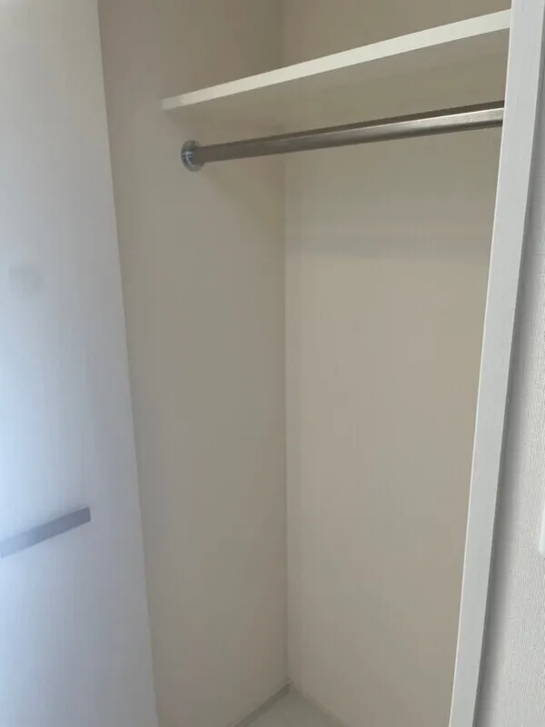 Premium Cube G Nishioi - Interior - ["Floor", "Plywood", "Household hardware"]