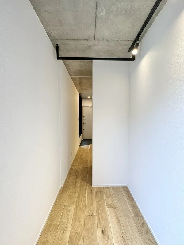 Trias253 - Interior - ["Wall", "Flooring", "Ceiling"]