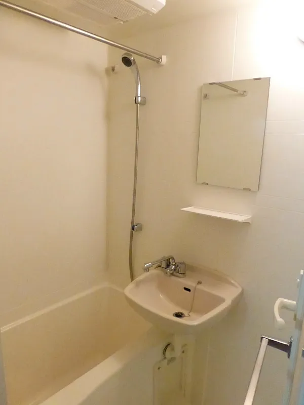 RESIDIA Kamiochiai - Interior - ["Plumbing fixture", "Property", "Tap"]