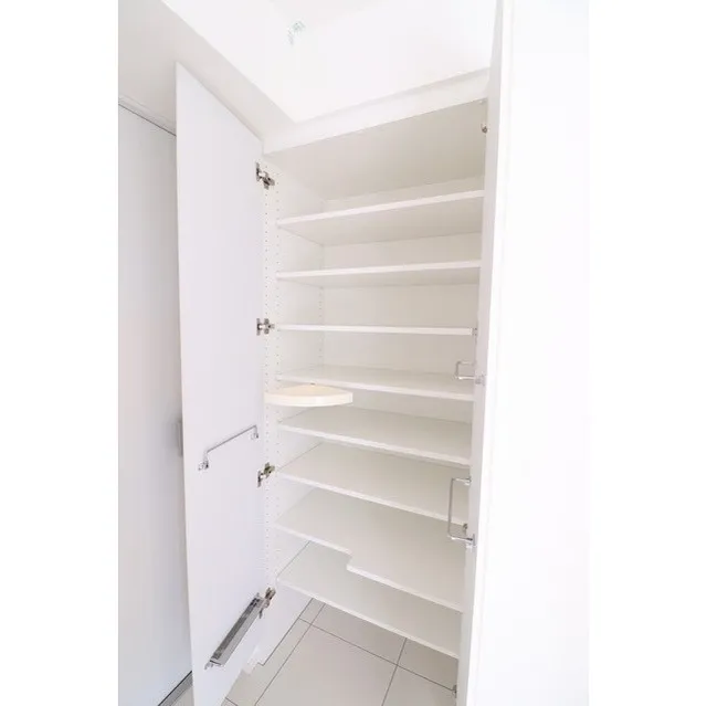 Comforia Nippori - Interior - ["Fixture", "Wood", "Building"]