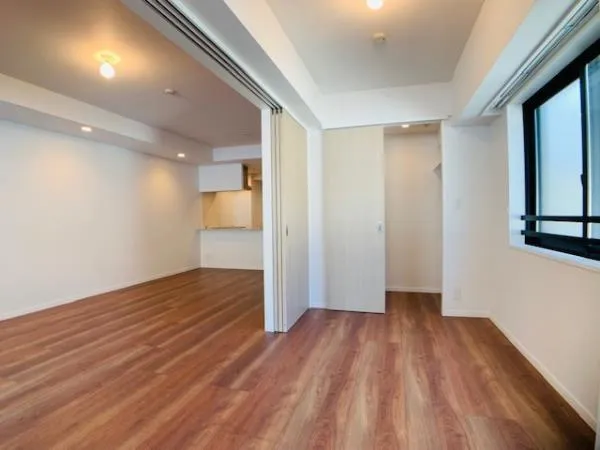 EVERTOW CHOJAMARU - Interior - ["Wood flooring", "Property", "Room"]