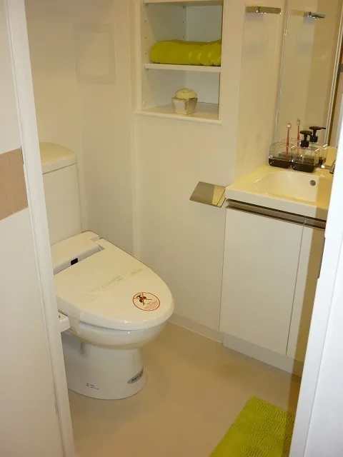 Residia Sasazuka II - Interior - ["Toilet seat", "Bathroom", "Toilet"]