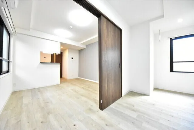 RJ Casa Sakurashinmachi - Interior - ["Fixture", "Wood", "Interior design"]