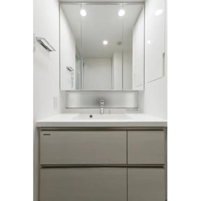 Lafonte Azabujuban - Interior - ["Room", "Property", "Bathroom"]