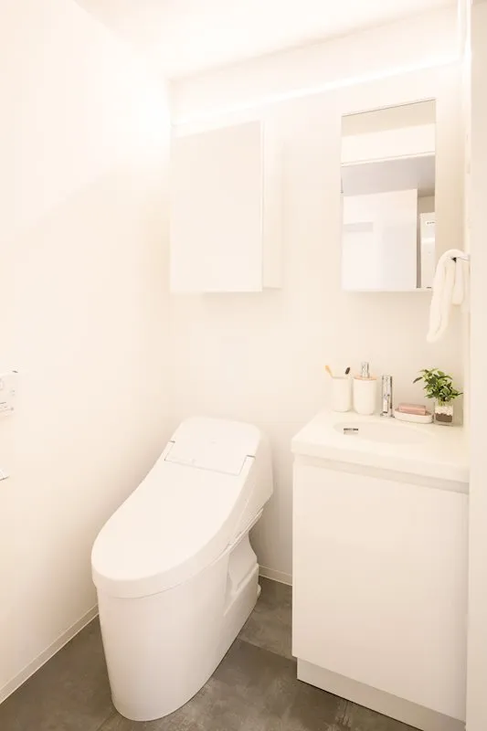Laclas Nakano Yayoi Town - Interior - ["Flooring", "Plumbing fixture", "Toilet seat"]