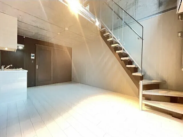 Well Square Hatsudai - Interior - ["Stairs", "Flooring", "Floor"]