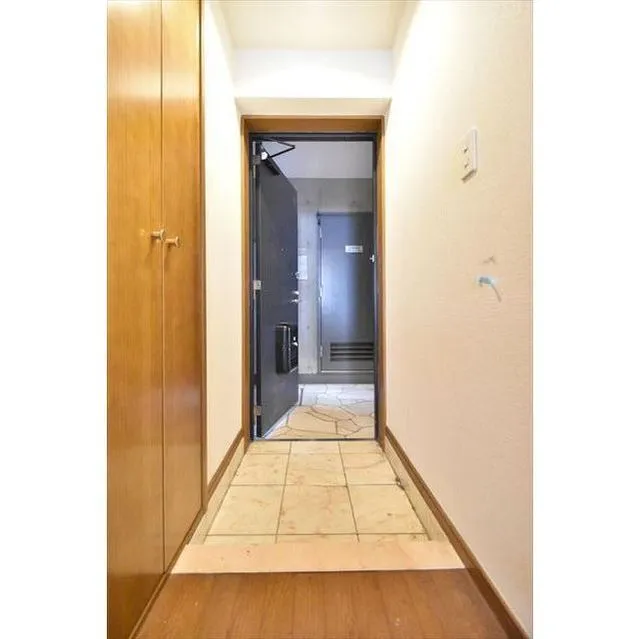 Plateau Jingumae - Interior - ["Property", "Door", "Fixture"]