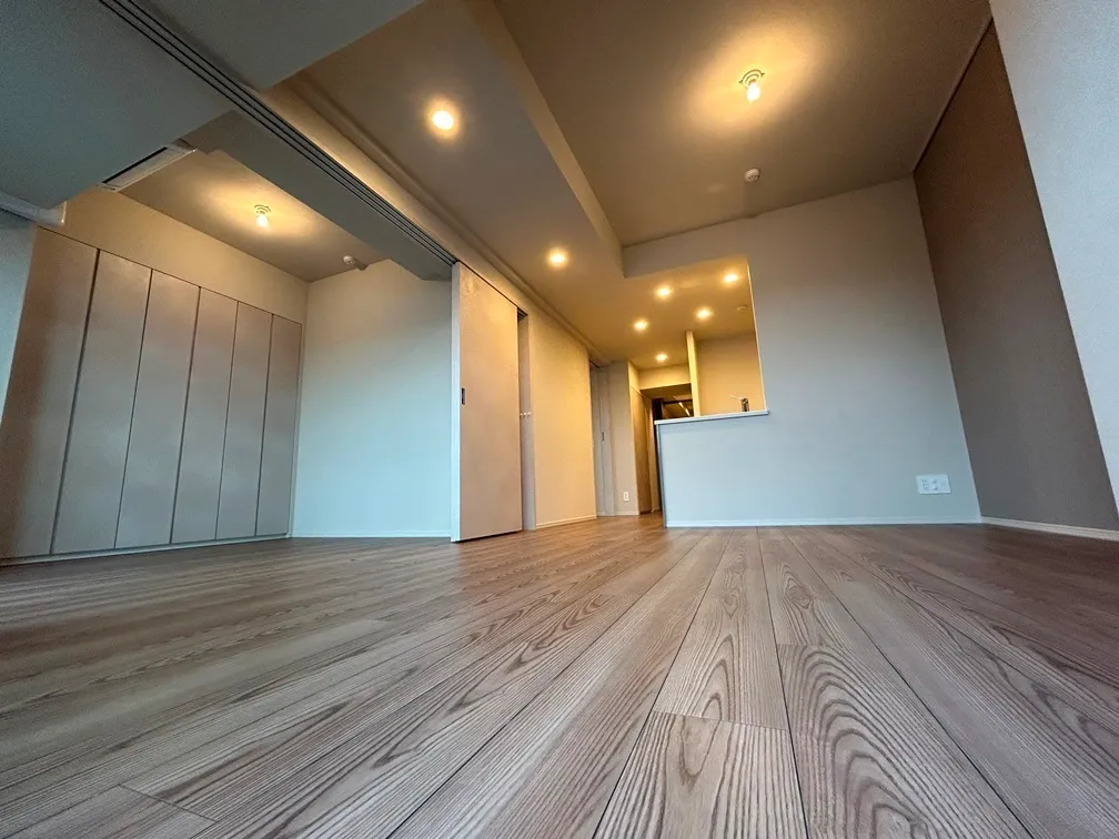 Lefon Progres Shimura Sakaue - Interior - ["Building", "Wood", "Hall"]