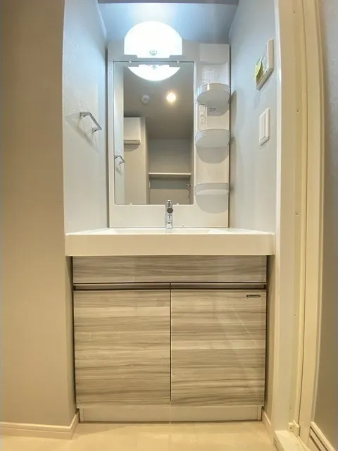 HF Shimoakatsuka Residence - Interior - ["Flooring", "Floor", "Bathroom cabinet"]
