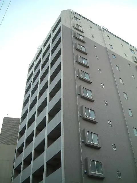 Stage Grande Hongo - Exterior - ["Composite material", "High-rise building", "Brutalist architecture"]