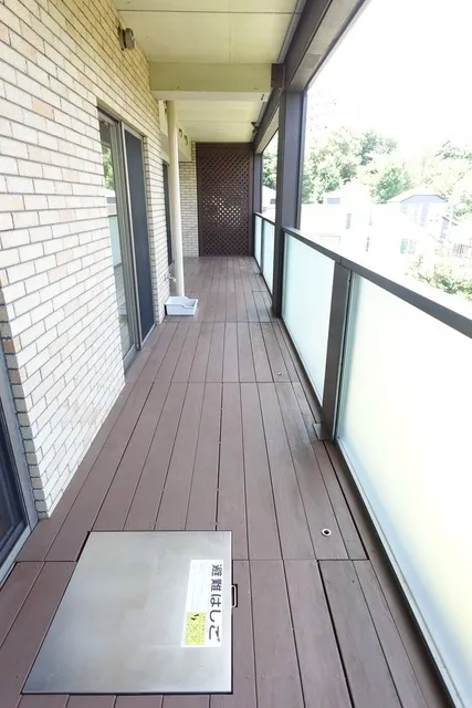 Garden Higashigaoka - Interior - ["Wood", "Flooring", "Floor"]