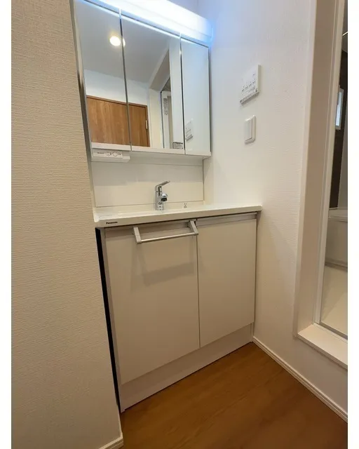 Kolet Minami Sunamachi - Interior - ["Flooring", "Major appliance", "Kitchen"]
