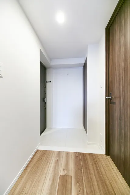 Belfirth Kinshicho South - Interior - ["Building", "Fixture", "Wood"]