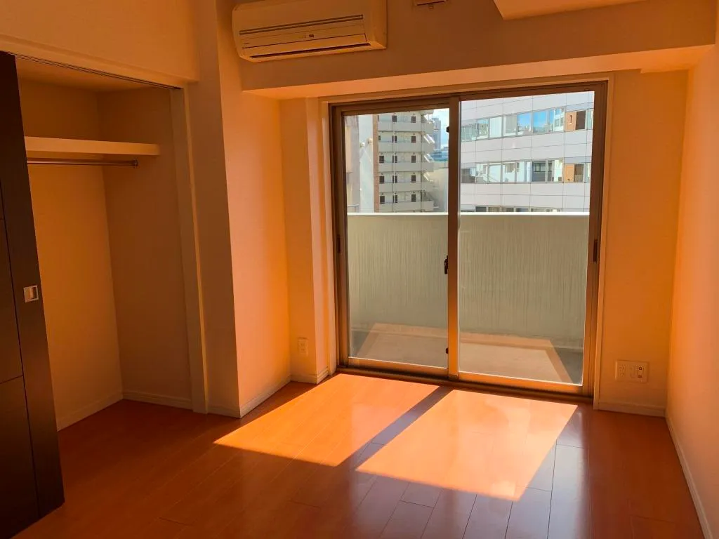 Belle Face Hongo Yumicho - Interior - ["Building", "Fixture", "Door"]