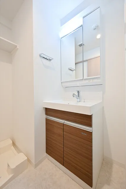 Gran Casa Ueno Matsugaya - Interior - ["Flooring", "Plumbing fixture", "Sink"]