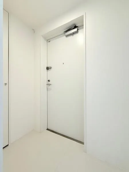 ALERO Shin Nakano II - Interior - ["Flooring", "Ceiling", "Door"]