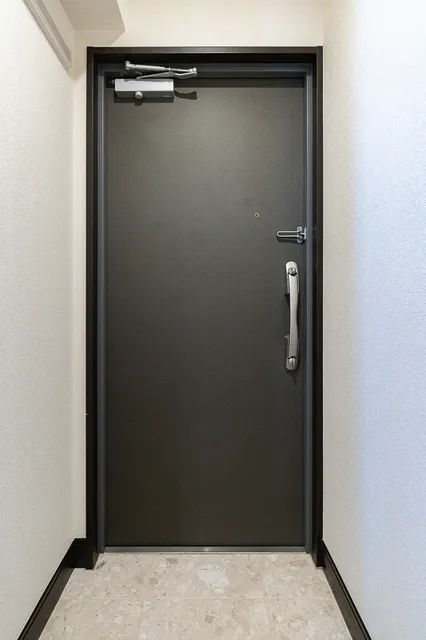 K's Kojimachi - Interior - ["Door", "Door handle", "Lock and key"]