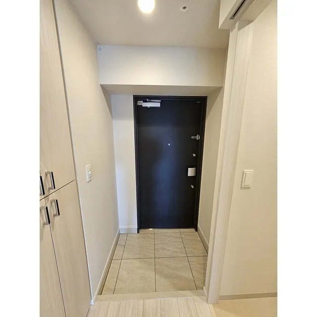 Comforia Liv Nishi-Kamata - Interior - ["Door", "Fixture", "Flooring"]